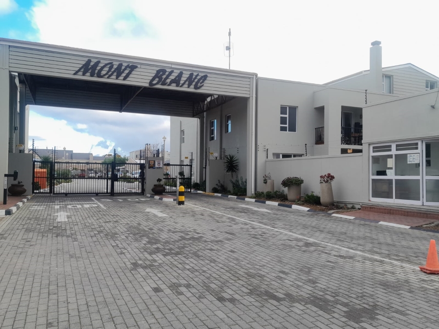 1 Bedroom Property for Sale in Whispering Pines Western Cape